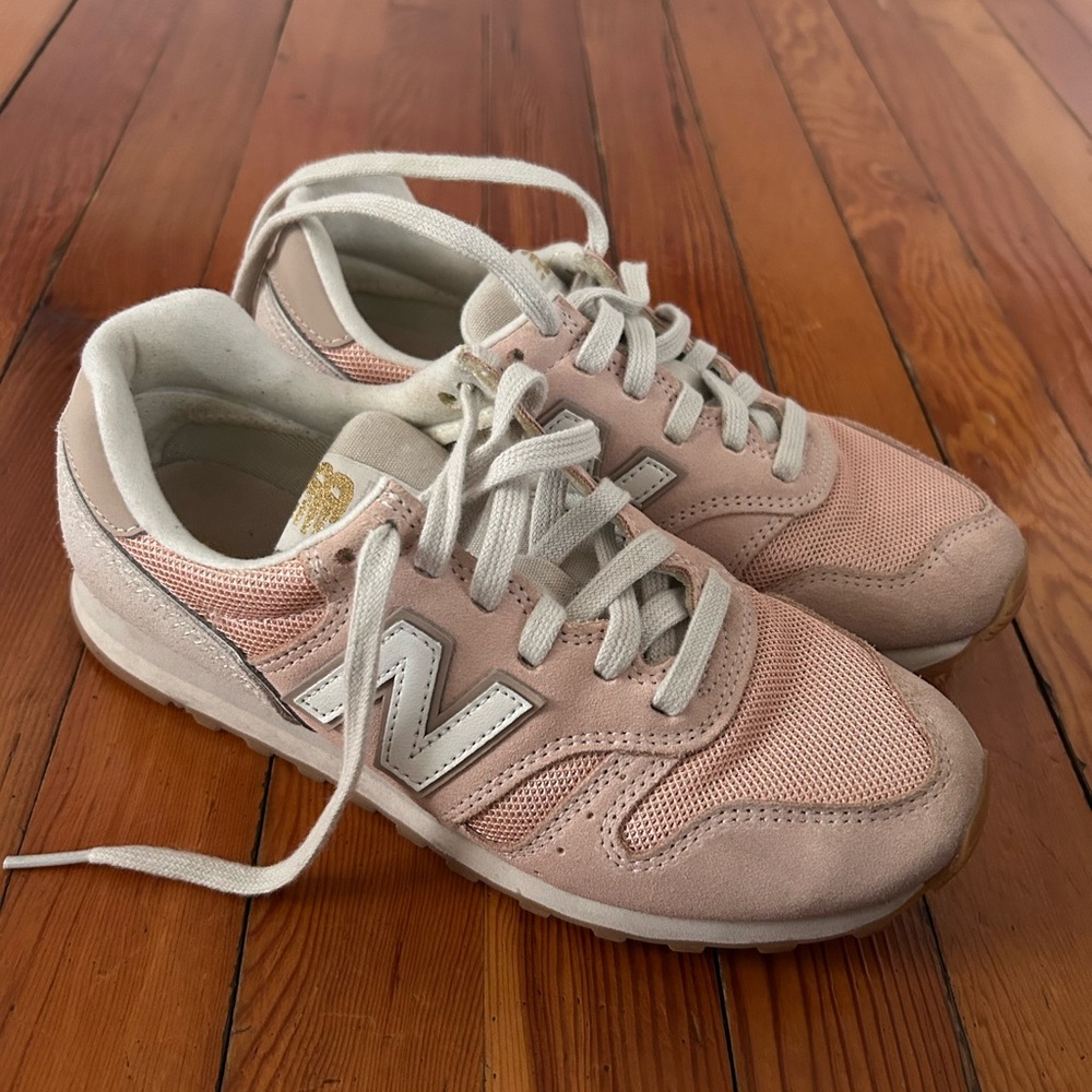 New Balance 373 Pink Sneakers. Women's Size US 6.5.